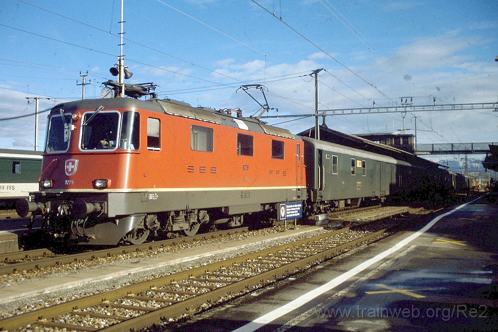 0698-0015.jpg - SBB-CFF Re 4/4'' 11279 / Pfäffikon SZ 7.1.1998