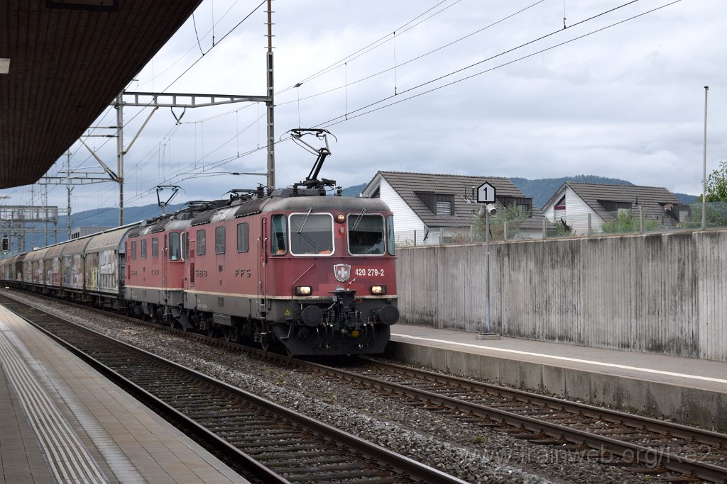 5694-0005-190819.jpg - SBBC Re 4/4'' 11279 (Re 420.279-2)  (Re 91 85 4 420 279-2 CH-SBBC) + SBBC Re 4/4'' 11291 (Re 420.291-7)  (Re 91 85 4 420 291-7 CH-SBBC) / Lenzburg 19.8.2019