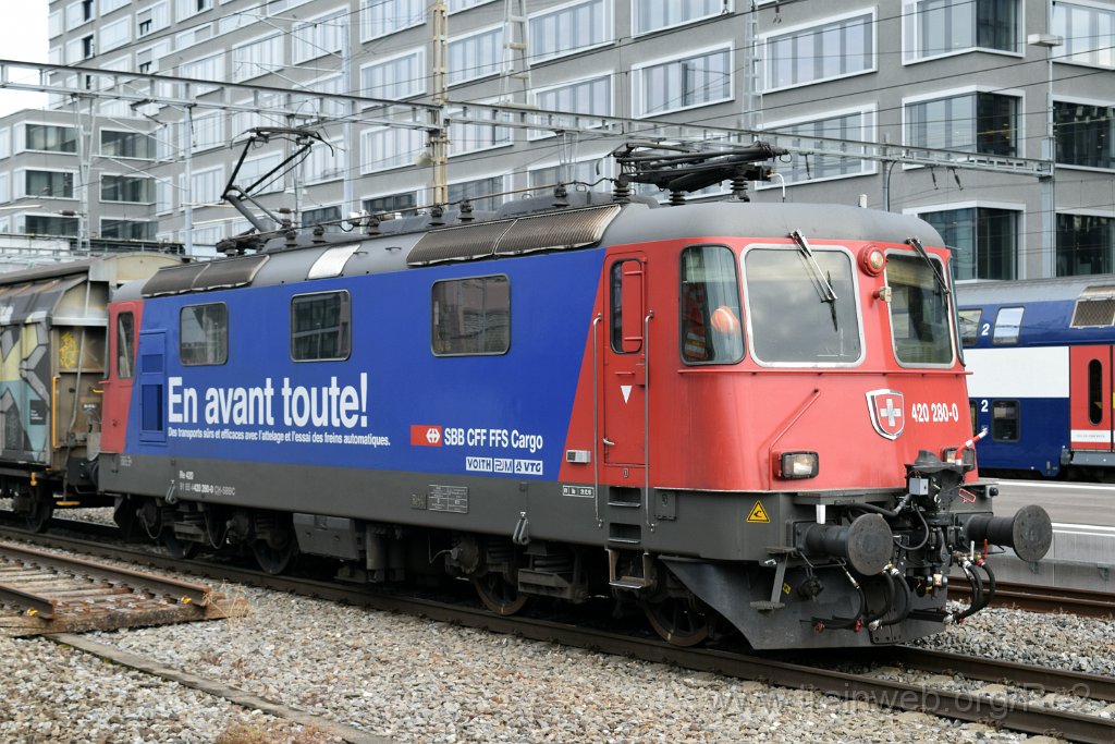 5579-0017-210619.jpg - SBBC Re 420.280-0 ''En avant toute!'' (Re 91 85 4 420 280-0 CH-SBBC) / Zürich-Altstetten 21.6.2019