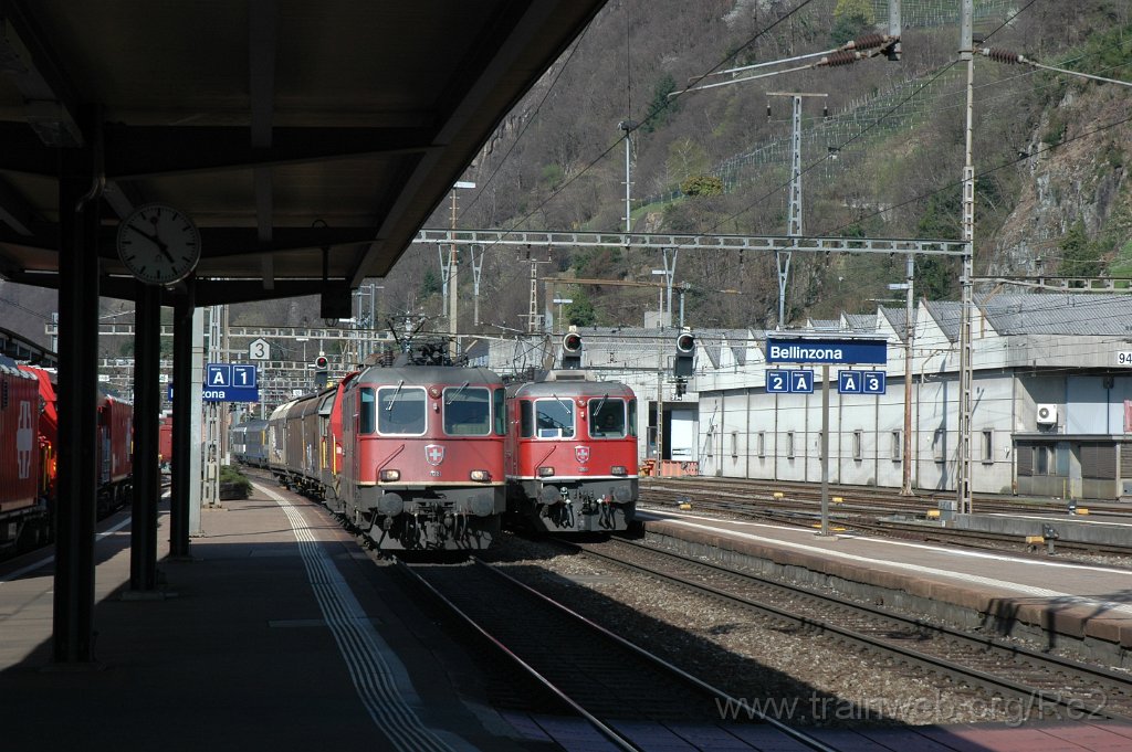 2761-0038-150413.jpg - SBB-CFF Re 4/4'' 11281 + SBB-CFF Re 4/4'' 11146 / Bellinzona 15.4.2013