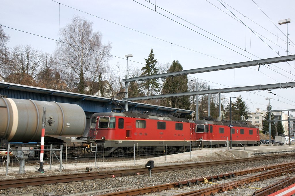 1824-0038-180310.jpg - SBB-CFF Re 4/4'' 11283 + SBB-CFF Re 6/6 11664 ''Köniz'' / Zürich-Seebach 18.3.2010