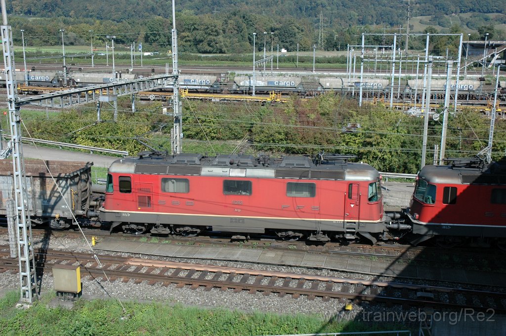 2206-0042-260911.jpg - SBB-CFF Re 4/4'' 11283 / RB Limmattal (Brücke Sandäckerstrasse) 26.9.2011