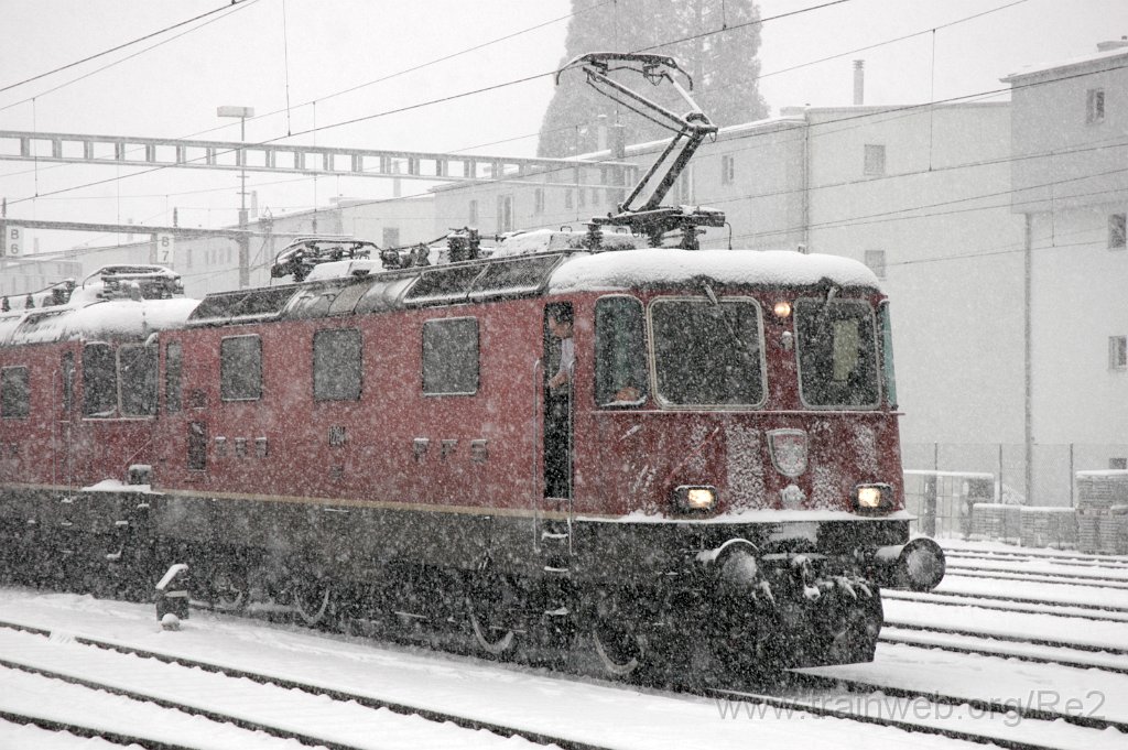 3425-0038-291214.jpg - SBB-CFF Re 4/4'' 11284 / Rapperswil 29.12.2014