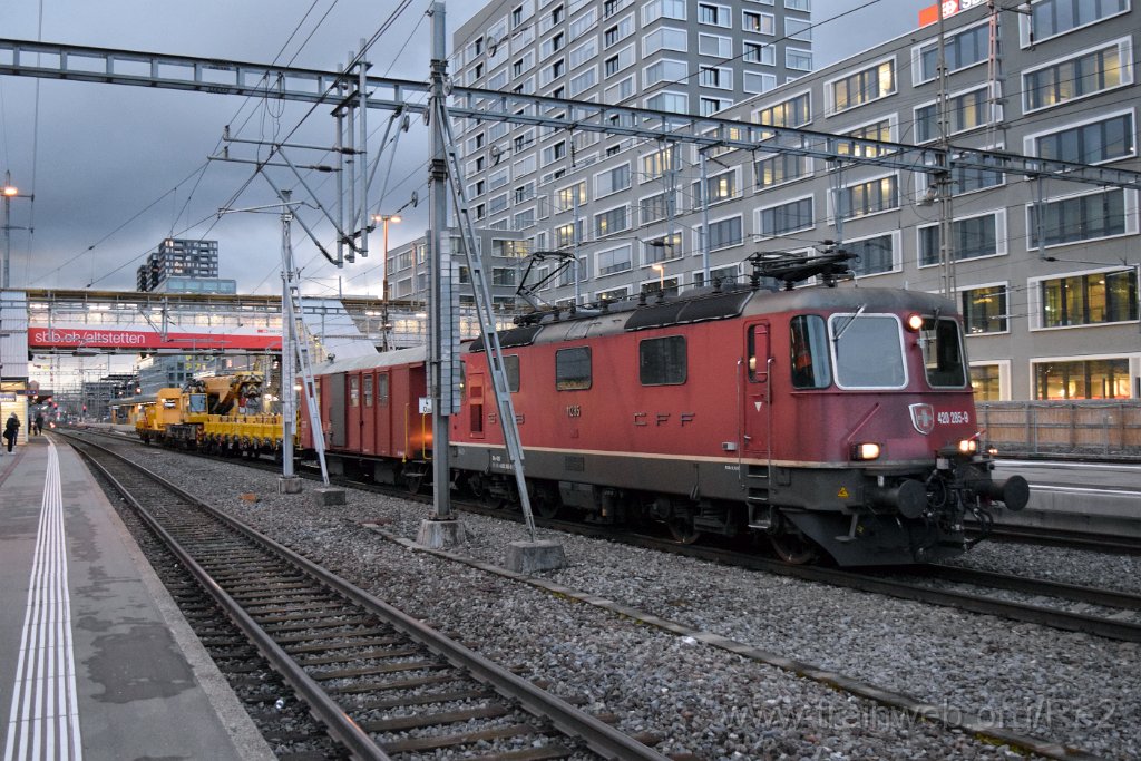 5884-0034-090320.jpg - SBBC Re 4/4'' 11285 (Re 420.285-9)  (Re 91 85 4 420 285-9 CH-SBBC) / Zürich-Altstetten 9.3.2020