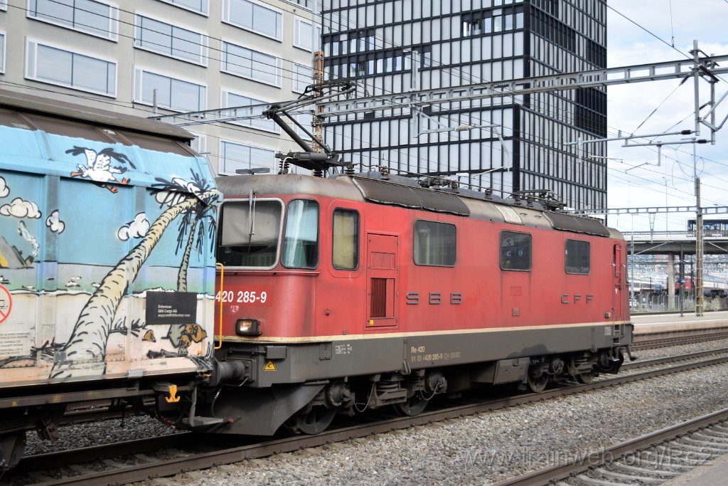 9022-0035-050424.jpg - SBBC Re 4/4'' 11285 (Re 420.285-9)  (Re 91 85 4 420 285-9 CH-SBBC) / Zürich-Altstetten 5.4.2024