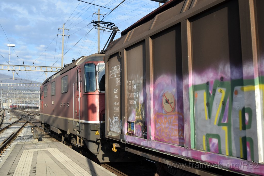 9519-0011-181224.jpg - SBBC Re 4/4'' 11285 (Re 420.285-9)  (Re 91 85 4 420 285-9 CH-SBBC) / Olten 18.12.2024