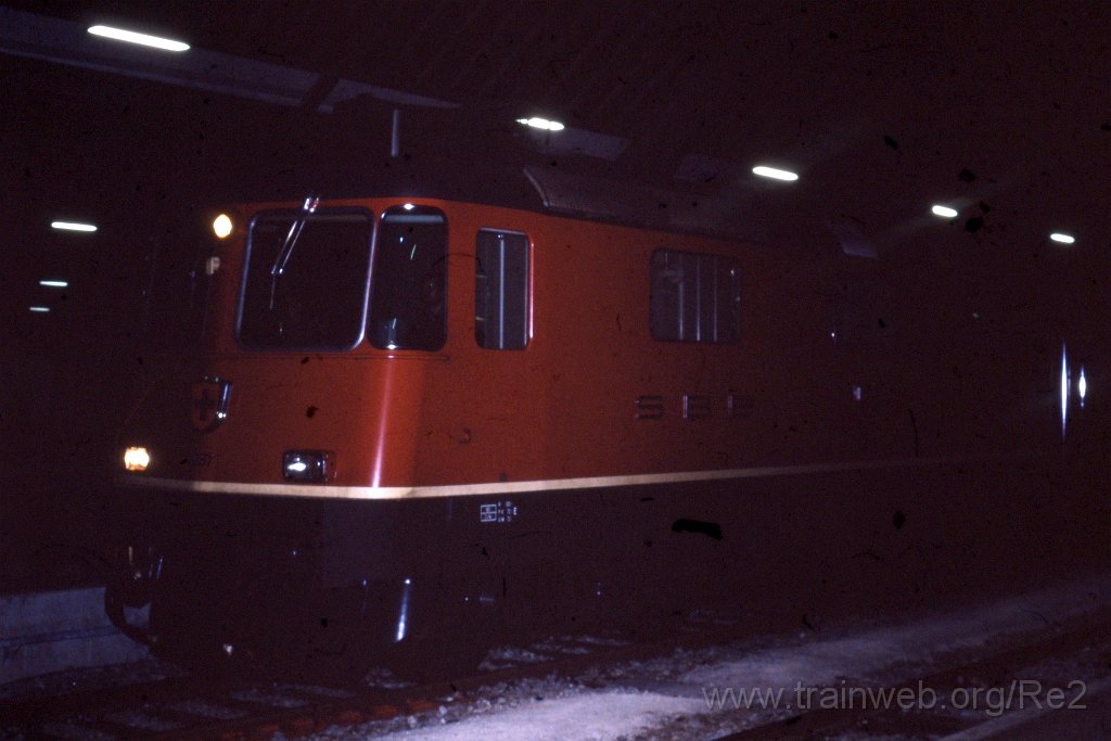 0268-0033.jpg - SBB-CFF Re 4/4'' 11287 / Zürich HB 26.1.1990