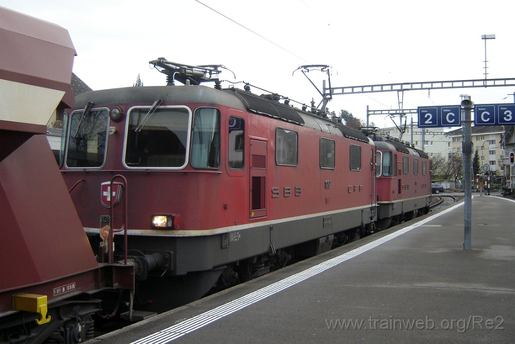 1438-0032-131107.jpg - SBB-CFF Re 4/4'' 11287 + SBB-CFF Re 4/4'' 11306 / Hinwil 13.11.2007