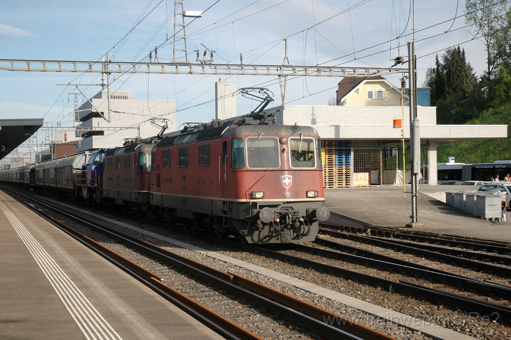 2799-0030-080513.jpg - SBB-CFF Re 4/4'' 11287 + SBB-CFF Re 4/4'' 11174 + SBBC Am 843.058-9 / Killwangen-Spreitenbach 8.5.2013