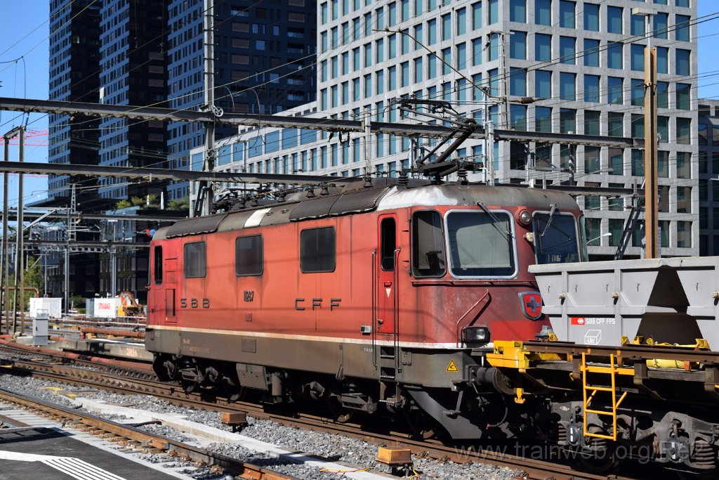 5748-0016-190919.jpg - SBBC Re 4/4'' 11287 (Re 420.287-5)  (Re 91 85 4 420 287-5 CH-SBBC) / Zürich-Altstetten 19.9.2019