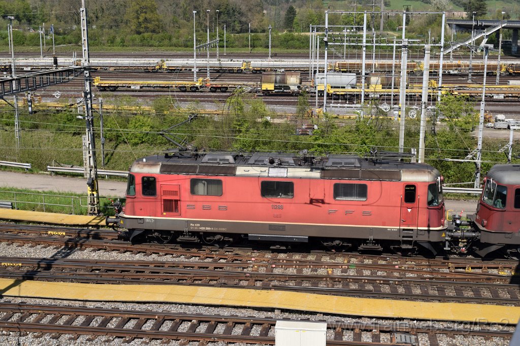 5425-0042-180419.jpg - SBBC Re 4/4'' 11289 (Re 420.289-1)  (Re 91 85 4 420 289-1 CH-SBBC) / RB Limmattal (Brücke Sandäckerstrasse) 18.4.2019
