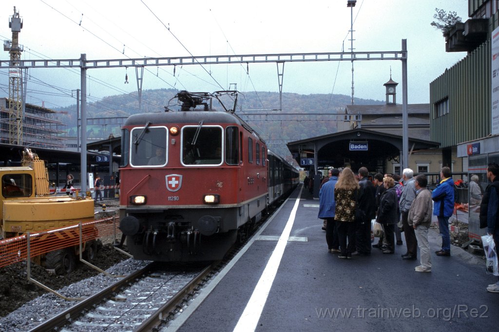 0863-0010.jpg - SBB-CFF Re 4/4'' 11290 / Baden 26.10.2000