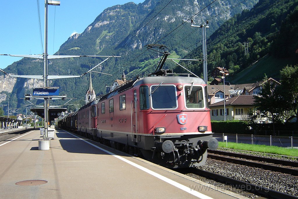 1214-0045-310806.jpg - SBB-CFF Re 4/4'' 11290 + SBB-CFF Re 6/6 11619 ''Arbon'' / Flüelen 31.8.2006