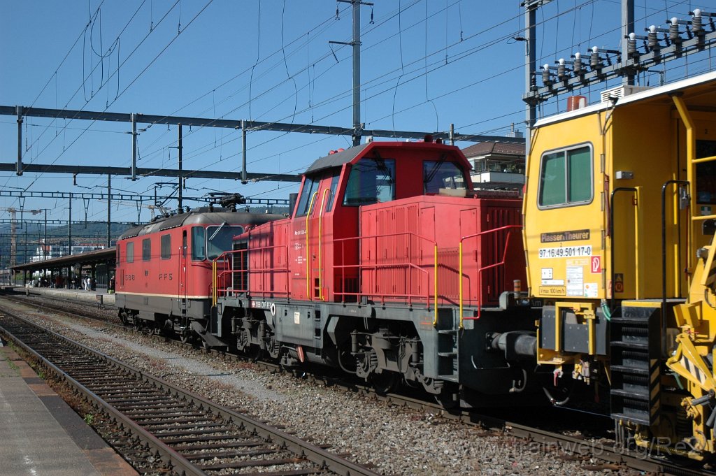 2410-0021-250512.jpg - SBB-CFF Re 4/4'' 11290 + SBB-CFF Am 841.028-4 / Dietikon 25.5.2012