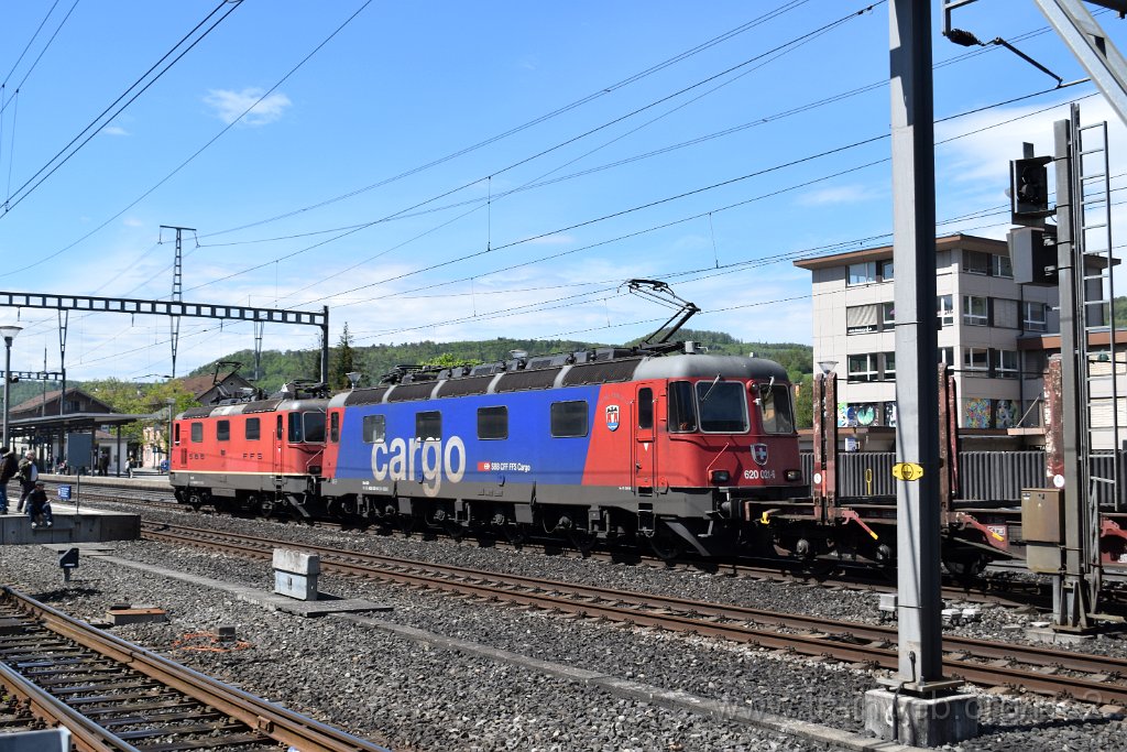 9066-0029-270424.jpg - SBBC Re 4/4'' 11291 (Re 420.291-7)  (Re 91 85 4 420 291-7 CH-SBBC) + SBBC Re 620.021-6 ''Taverne-Torricella'' (Re 91 85 4 620 021-6 CH-SBBC) / Sissach 27.4.2024