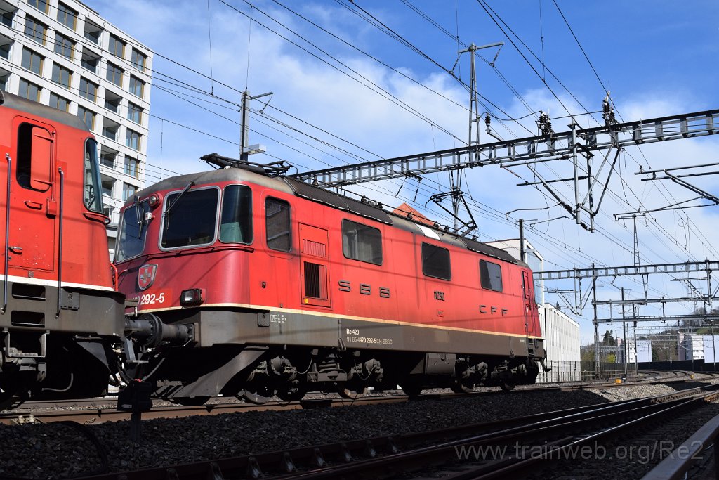 4895-0011-120418.jpg - SBBC Re 4/4'' 11292 (Re 420.292-5)  (Re 91 85 4 420 292-5 CH-SBBC) / Lenzburg 12.4.2018