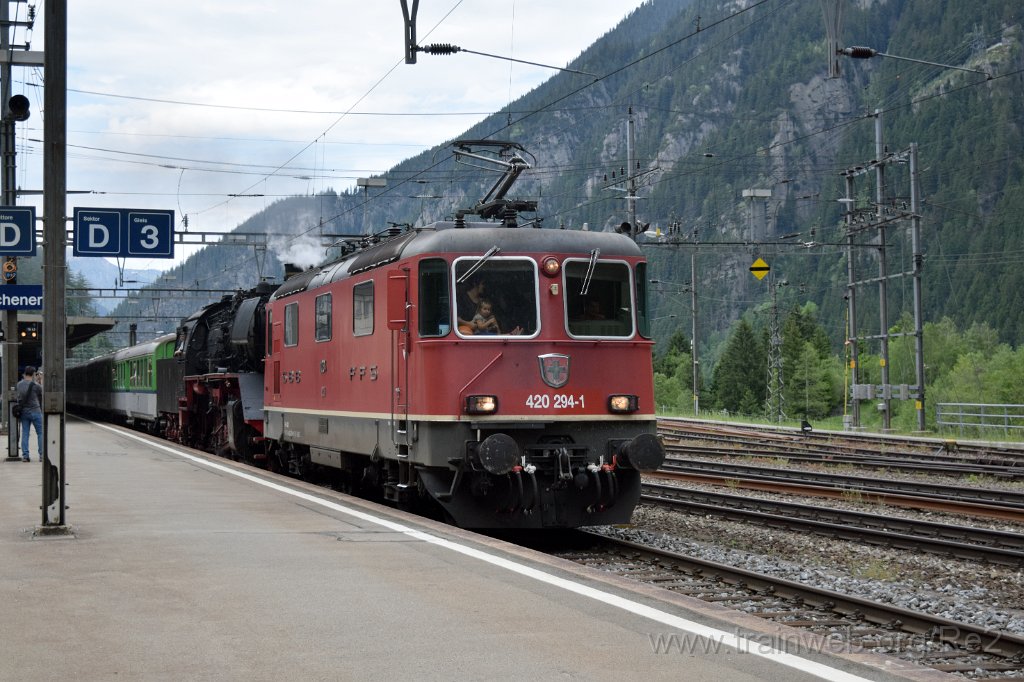 4491-0024-030617.jpg - SBBC Re 4/4'' 11294 (Re 420.294-1)  (Re 91 85 4 420 294-1 CH-SBBC) + TR / DR 50.3673 (90 85  0503 673-5 CH-TR) / Göschenen 3.6.2017