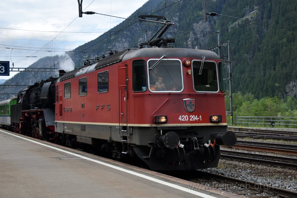 4491-0026-030617.jpg - SBBC Re 4/4'' 11294 (Re 420.294-1)  (Re 91 85 4 420 294-1 CH-SBBC) + TR / DR 50.3673 (90 85  0503 673-5 CH-TR) / Göschenen 3.6.2017