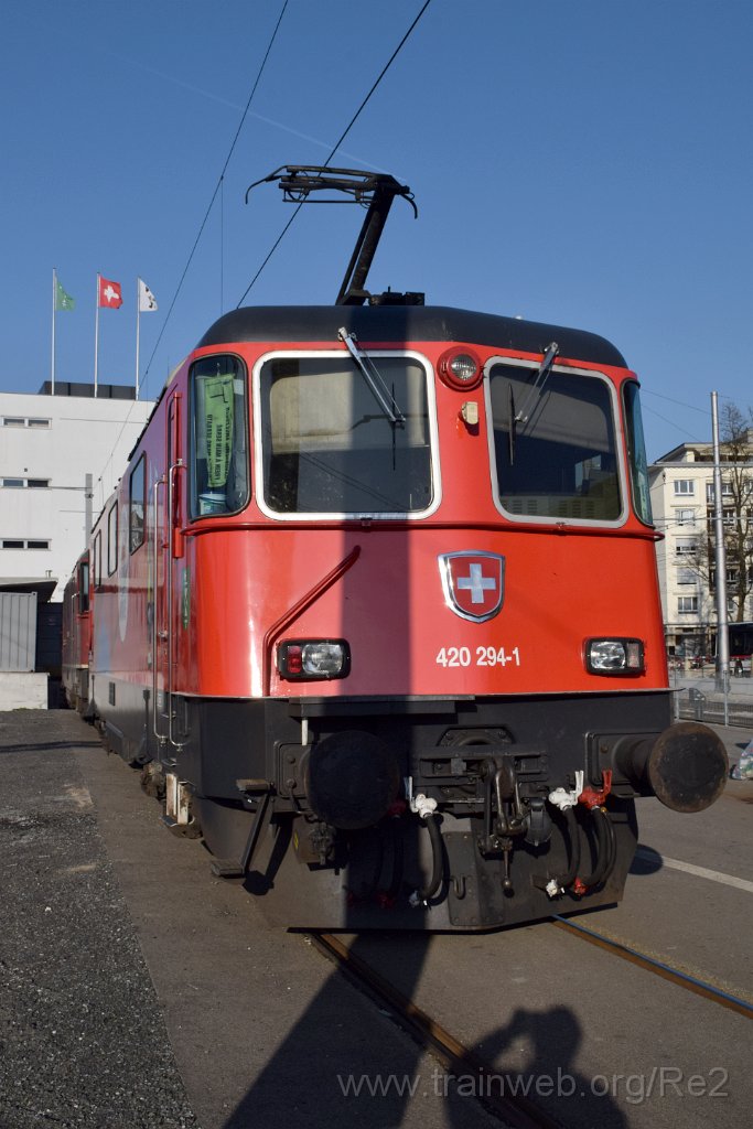5903-0001-180320.jpg - SBBC Re 420.294-1 ''100 ans Cirque Knie'' (Re 91 85 4 420 294-1 CH-SBBC) + SBBC Re 4/4'' 11250 (Re 420.250-3)  (Re 91 85 4 420 250-3 CH-SBBC) / St.Gallen HB 18.3.2020