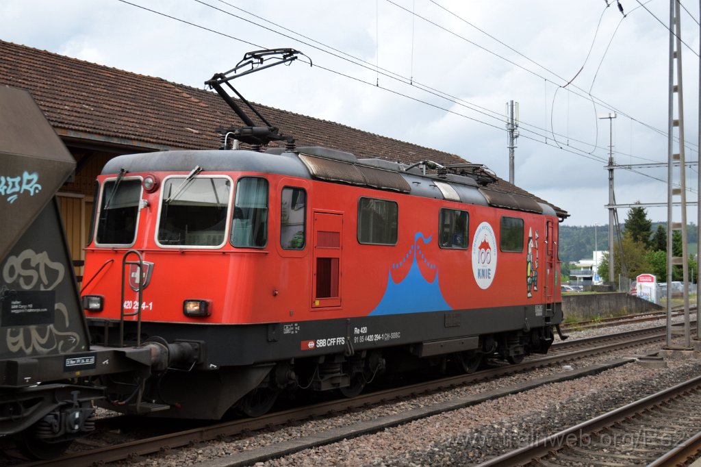 8530-0046-100523.jpg - SBBC Re 420.294-1 ''100 ans Cirque Knie'' (Re 91 85 4 420 294-1 CH-SBBC) / Sirnach 10.5.2023