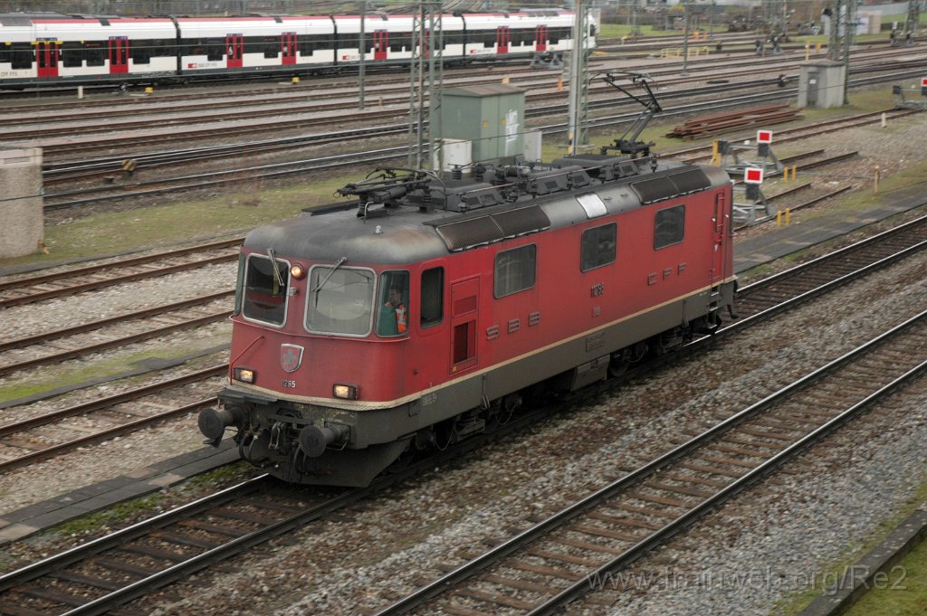 3403-0043-121214.jpg - SBB-CFF Re 4/4'' 11295 / Basel Badische Bahnhof 12.12.2014