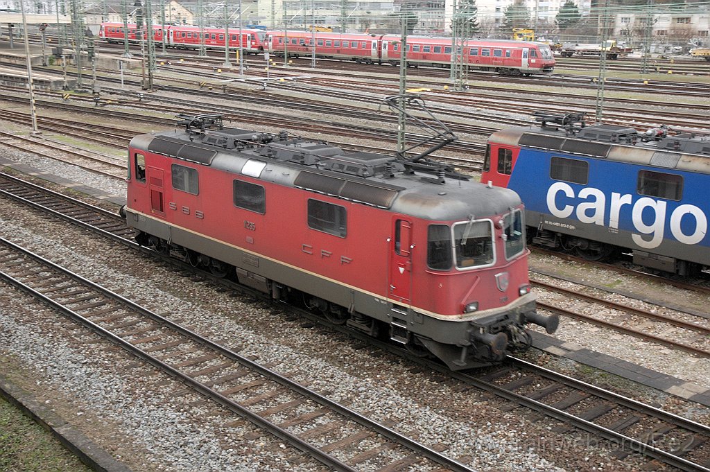 3403-0046-121214.jpg - SBB-CFF Re 4/4'' 11295 / Basel Badische Bahnhof 12.12.2014