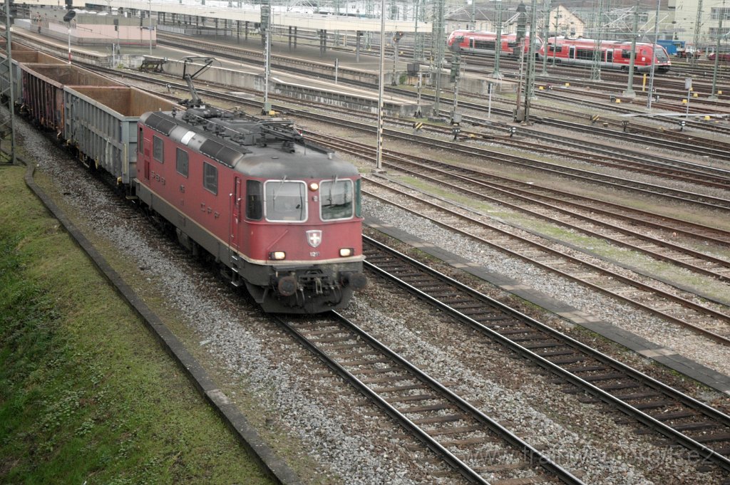 3406-0030-121214.jpg - SBB-CFF Re 4/4'' 11295 / Basel Badische Bahnhof 12.12.2014