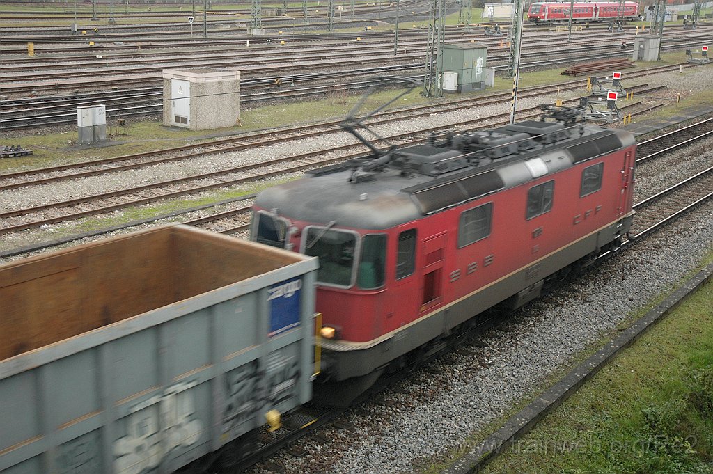 3406-0034-121214.jpg - SBB-CFF Re 4/4'' 11295 / Basel Badische Bahnhof 12.12.2014