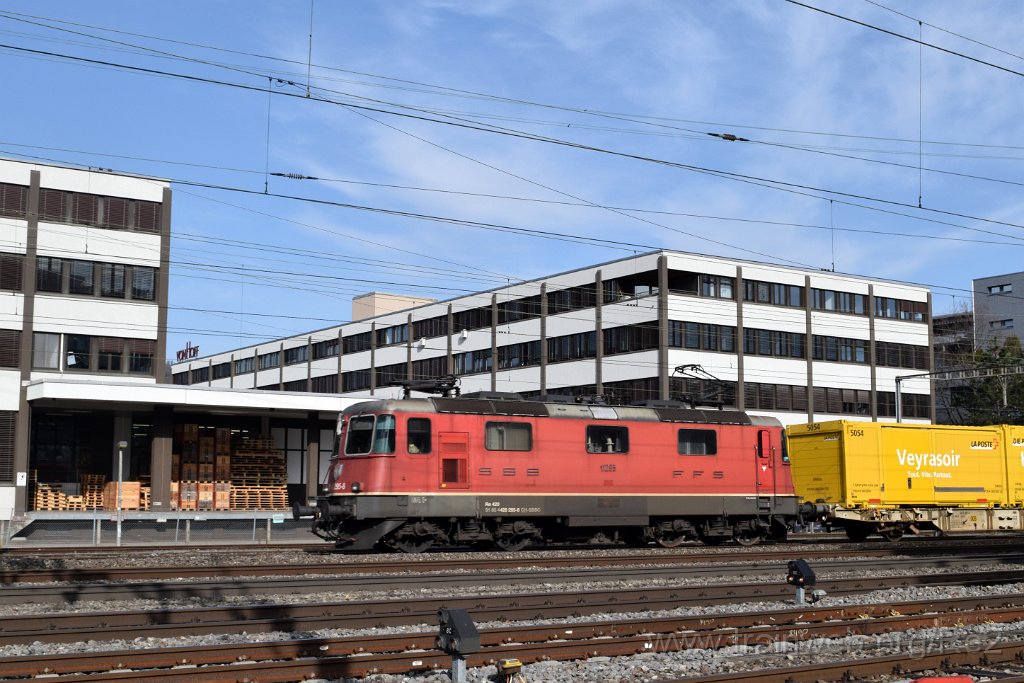 7283-0006-050221.jpg - SBBC Re 4/4'' 11295 (Re 420.295-8)  (Re 91 85 4 420 295-8 CH-SBBC) / Schlieren (Grabenstrasse) 5.2.2021