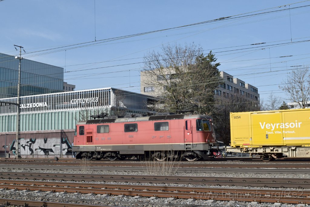 7283-0008-050221.jpg - SBBC Re 4/4'' 11295 (Re 420.295-8)  (Re 91 85 4 420 295-8 CH-SBBC) / Schlieren (Grabenstrasse) 5.2.2021
