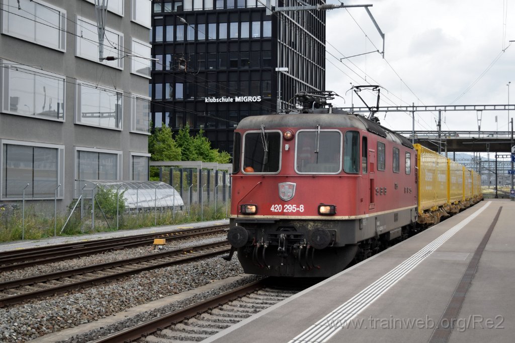 8675-0021-300623.jpg - SBBC Re 4/4'' 11295 (Re 420.295-8)  (Re 91 85 4 420 295-8 CH-SBBC) / Zürich-Altstetten 30.6.2023