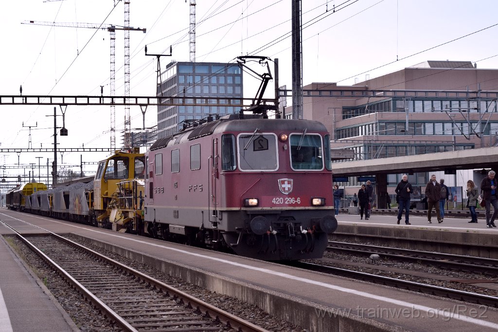 4433-0008-090517.jpg - SBBC Re 4/4'' 11296 (Re 420.296-6)  (Re 91 85 4 420 296-6 CH-SBBC) / Zürich-Altstetten 9.5.2017
