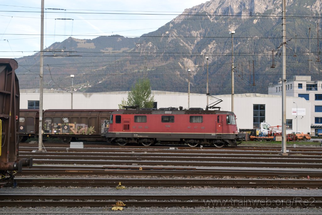 8248-0032-251022.jpg - SBBC Re 4/4'' 11296 (Re 420.296-6)  (Re 91 85 4 420 296-6 CH-SBBC) / Buchs SG 25.10.2022