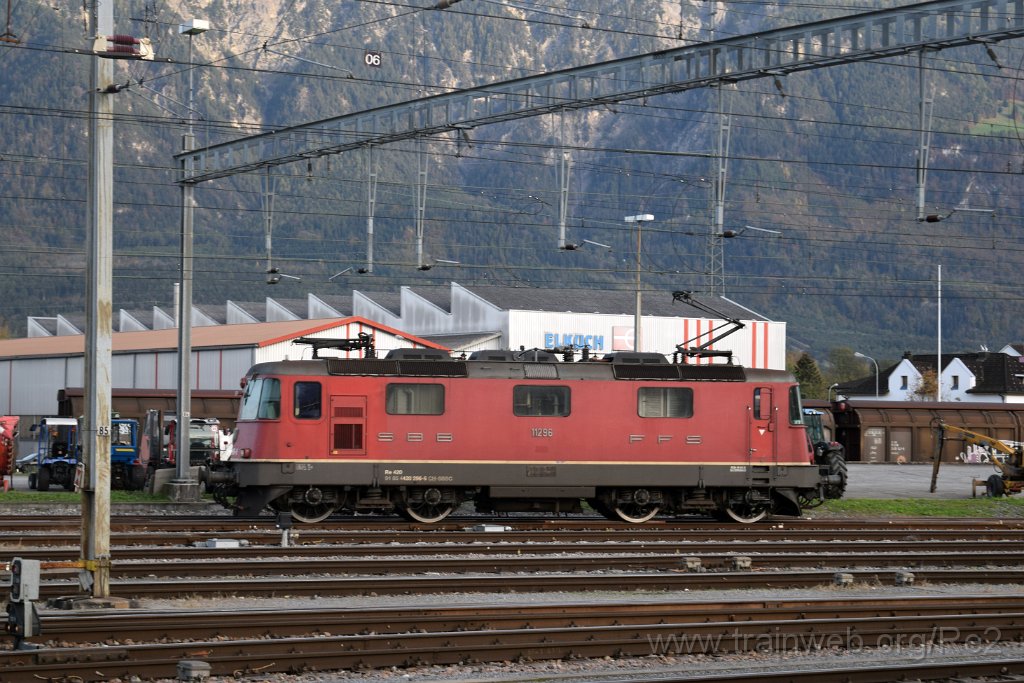 8248-0035-251022.jpg - SBBC Re 4/4'' 11296 (Re 420.296-6)  (Re 91 85 4 420 296-6 CH-SBBC) / Buchs SG 25.10.2022