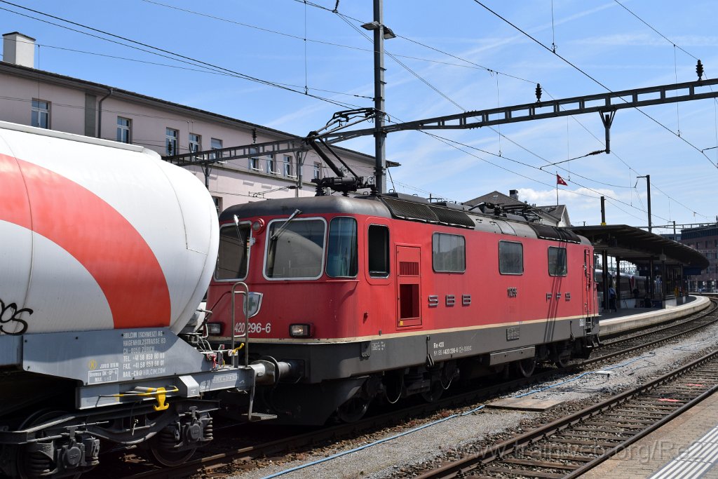 8632-0010-300523.jpg - SBBC Re 4/4'' 11296 (Re 420.296-6)  (Re 91 85 4 420 296-6 CH-SBBC) / Olten 30.5.2023