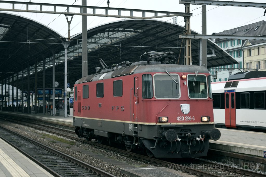 9447-0022-011124.jpg - SBBC Re 4/4'' 11296 (Re 420.296-6)  (Re 91 85 4 420 296-6 CH-SBBC) / Olten 1.11.2024