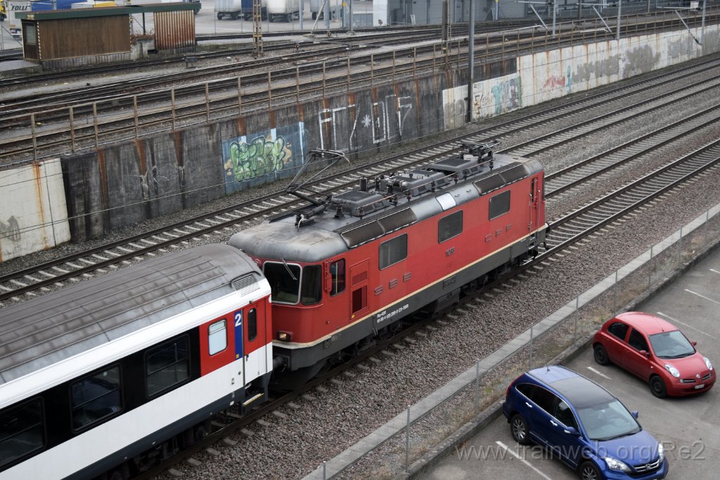 4293-0010-201216.jpg - SBB-CFF Re 4/4'' 11299 (Re 420.299-0)  (Re 91 85 4 420 299-0 CH-SBB) / Zürich-Mülligen (Hermetschloobrücke) 20.12.2016