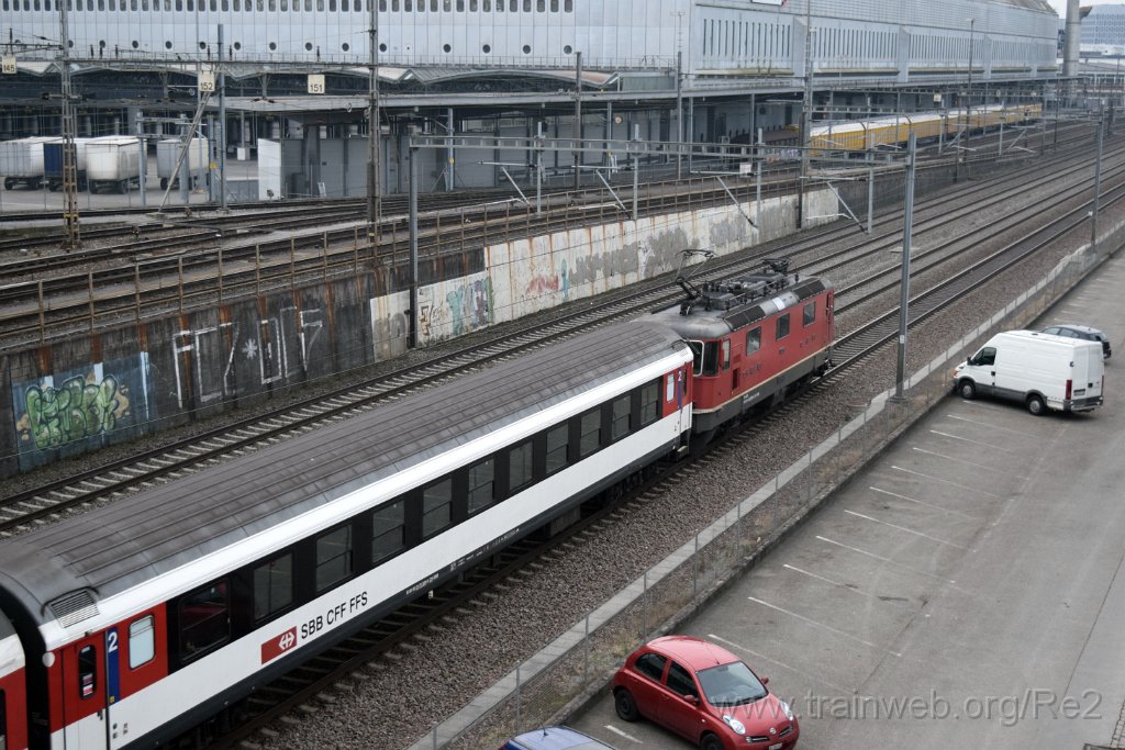 4293-0014-201216.jpg - SBB-CFF Re 4/4'' 11299 (Re 420.299-0)  (Re 91 85 4 420 299-0 CH-SBB) / Zürich-Mülligen (Hermetschloobrücke) 20.12.2016