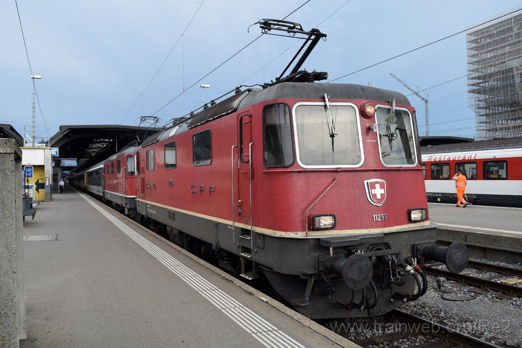 4546-0048-180717.jpg - SBB-CFF Re 4/4'' 11299 (Re 420.299-0)  (Re 91 85 4 420 299-0 CH-SBB) + SBB-CFF Re 4/4'' 11154 (Re 420.154-7)  (Re 91 85 4 420 154-7 CH-SBB) / Zürich HB 18.7.2017