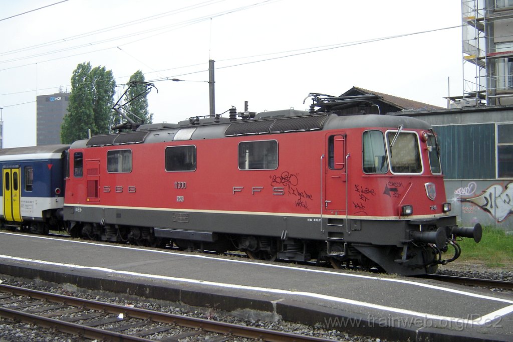 1330-0013-040507.jpg - SBB-CFF Re 4/4'' 11300 / Wallisellen 4.5.2007