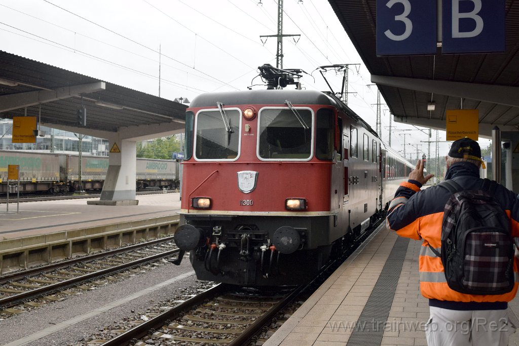 4625-0008-310817.jpg - SBB-CFF Re 4/4'' 11300 (Re 420.300-6)  (Re 91 85 4 420 300-6 CH-SBB) / Singen (Htw) 31.8.2017