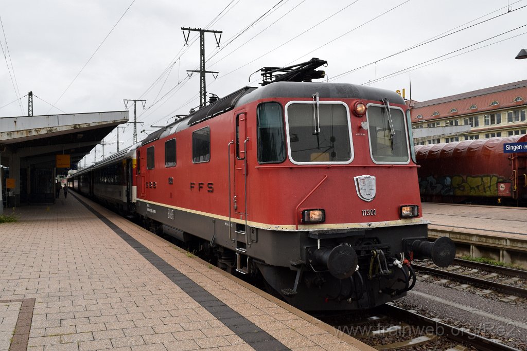 4630-0044-310817.jpg - SBB-CFF Re 4/4'' 11300 (Re 420.300-6)  (Re 91 85 4 420 300-6 CH-SBB) / Singen (Htw) 31.8.2017