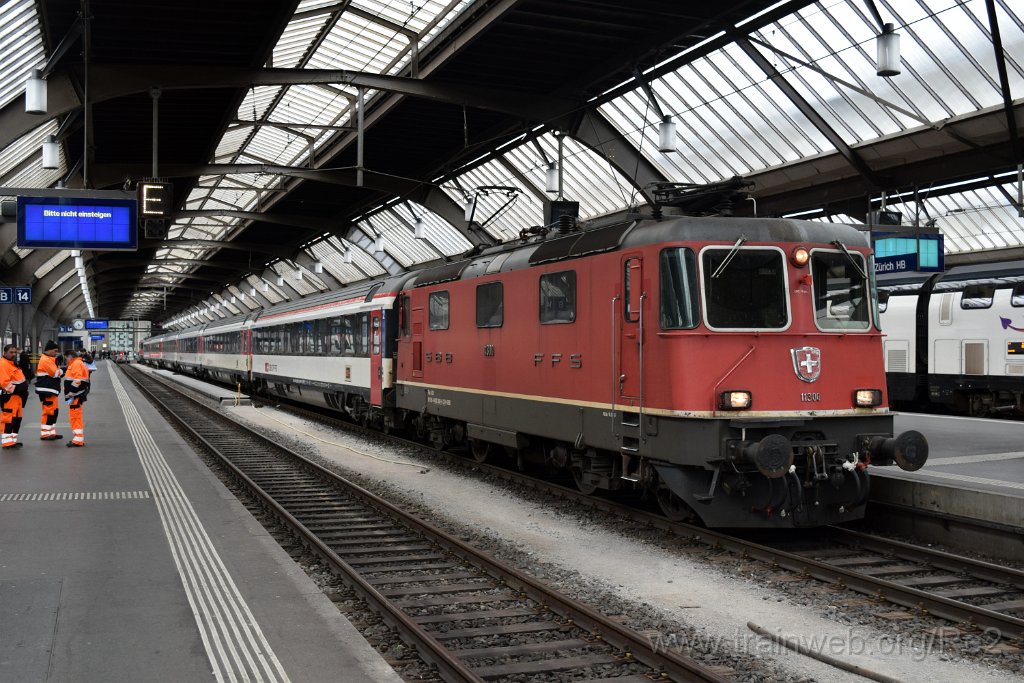 7954-0035-080422.jpg - SBB-CFF Re 4/4'' 11300 (Re 420.300-6)  (Re 91 85 4 420 300-6 CH-SBB) / Zürich HB 8.4.2022