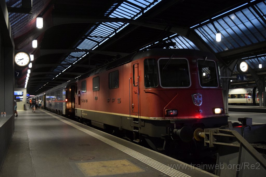 8171-0001-250822.jpg - SBB-CFF Re 4/4'' 11300 (Re 420.300-6)  (Re 91 85 4 420 300-6 CH-SBB) / Zürich HB 25.8.2022