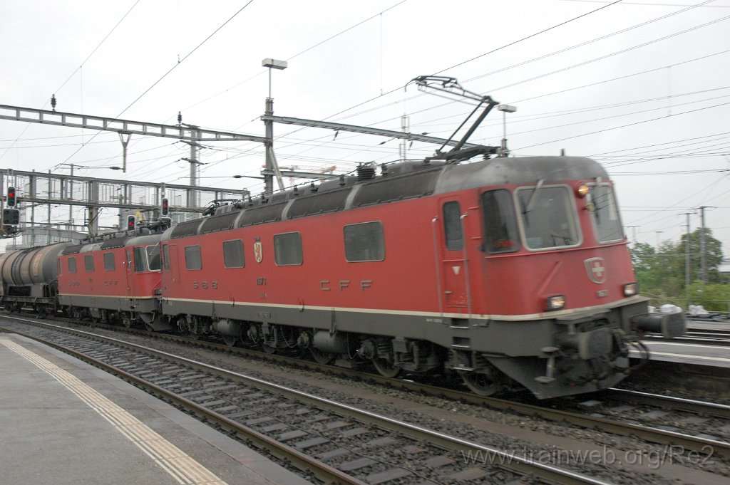 1867-0002-040510.jpg - SBB-CFF Re 6/6 11673 ''Cham'' + SBB-CFF Re 4/4'' 11179 / Zürich-Oerlikon 4.5.2010