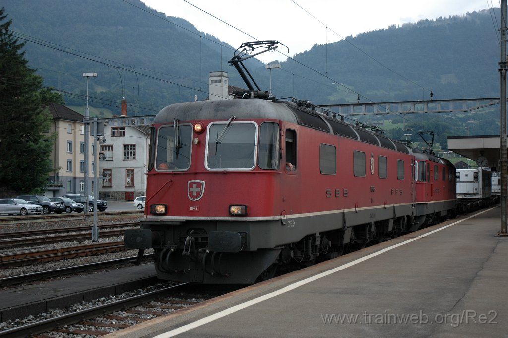 2484-0020-030712.jpg - SBB-CFF Re 6/6 11673 ''Cham'' + SBB-CFF Re 4/4'' 11331 / Arth-Goldau 3.7.2012