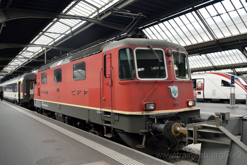4546-0032-180717.jpg - SBB-CFF Re 4/4'' 11301 (Re 420.301-4)  (Re 91 85 4 420 301-4 CH-SBB) / Zürich HB 18.7.2017