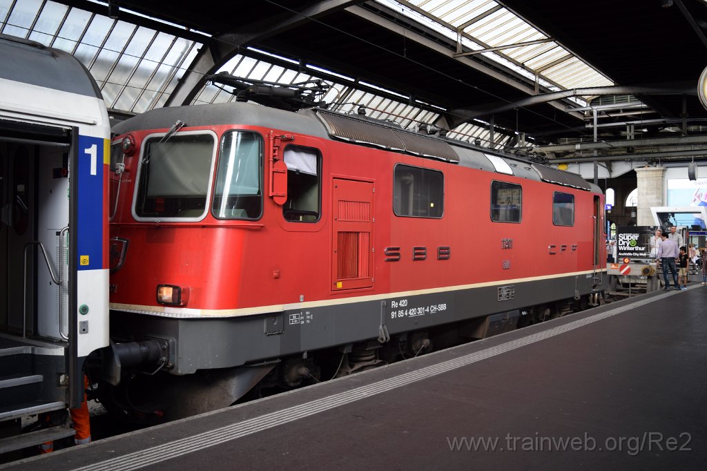 4588-0043-050817.jpg - SBB-CFF Re 4/4'' 11301 (Re 420.301-4)  (Re 91 85 4 420 301-4 CH-SBB) / Zürich HB 5.8.2017