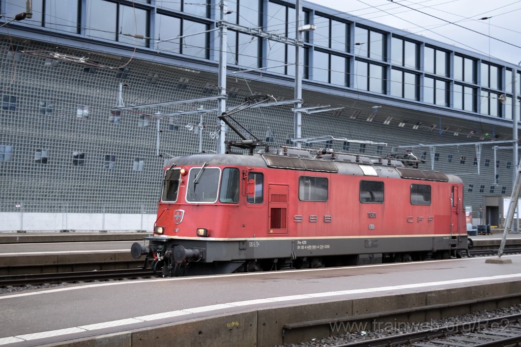 5797-0046-121219.jpg - SBB-CFF Re 4/4'' 11301 (Re 420.301-4)  (Re 91 85 4 420 301-4 CH-SBB) / Zürich HB 12.12.2019