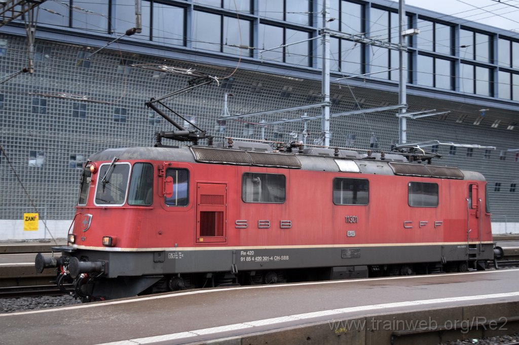 5797-0049-121219.jpg - SBB-CFF Re 4/4'' 11301 (Re 420.301-4)  (Re 91 85 4 420 301-4 CH-SBB) / Zürich HB 12.12.2019